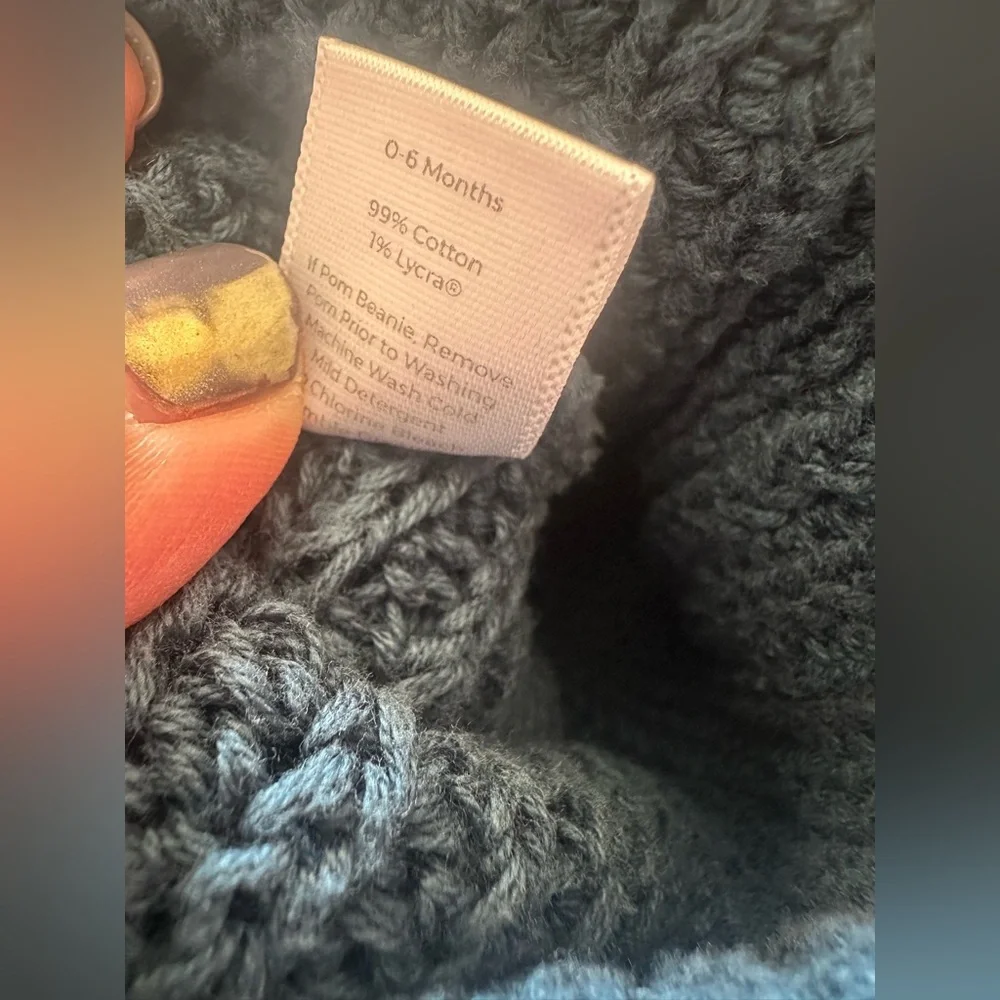 LYM Baby Pom Beanie (new with LYM bag) - Picture 4 of 7